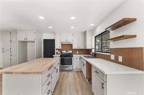Kitchen - 22381 William Tell Trl, Tehachapi, CA 93561 photo 3 of 3
