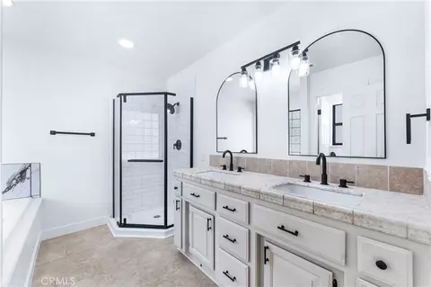 Bath - 22381 William Tell Trl, Tehachapi, CA 93561 photo 2 of 3