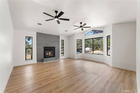 Living - 22381 William Tell Trl, Tehachapi, CA 93561 photo 1 of 8