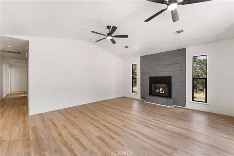 Living - 22381 William Tell Trl, Tehachapi, CA 93561 photo 3 of 8