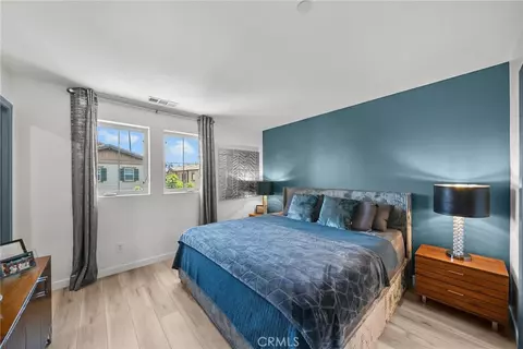 Bedroom - 7239 N Cedar Rd, Van Nuys, CA 91405 photo 1 of 2