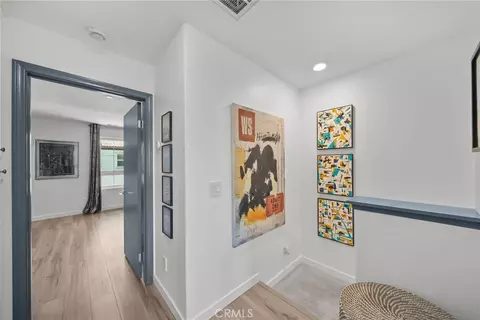 Entry Way - 7239 N Cedar Rd, Van Nuys, CA 91405 photo 2 of 3