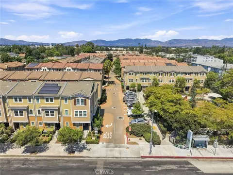 View/Area - 7239 N Cedar Rd, Van Nuys, CA 91405 photo 3 of 3