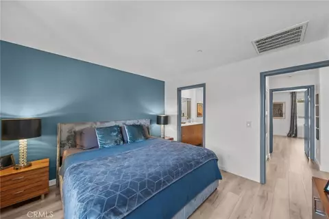 Bedroom - 7239 N Cedar Rd, Van Nuys, CA 91405 photo 2 of 2
