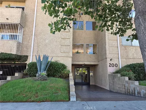 200 S Reno #102, Los Angeles, CA 90057