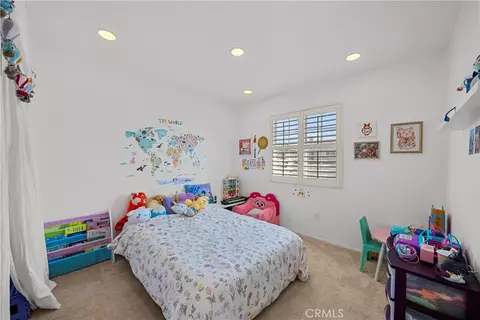 Bedroom - 28333 Willow Ct, Saugus, CA 91350 photo 1 of 5
