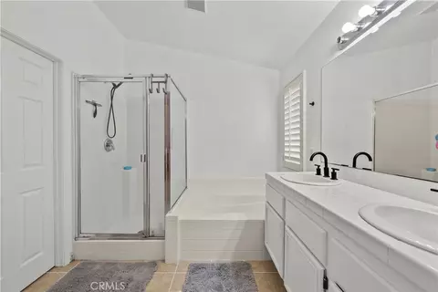 Bath - 28333 Willow Ct, Saugus, CA 91350 photo 5 of 5