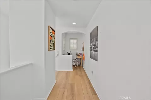 Entry Way - 28333 Willow Ct, Saugus, CA 91350 photo 5 of 6