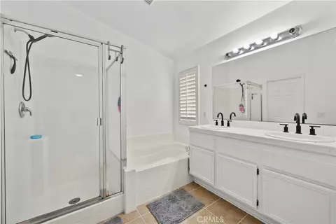 Bath - 28333 Willow Ct, Saugus, CA 91350 photo 4 of 5