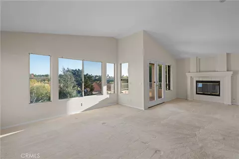 Living - 3727 Via Del Rancho, Oceanside, CA 92056 photo 5 of 12