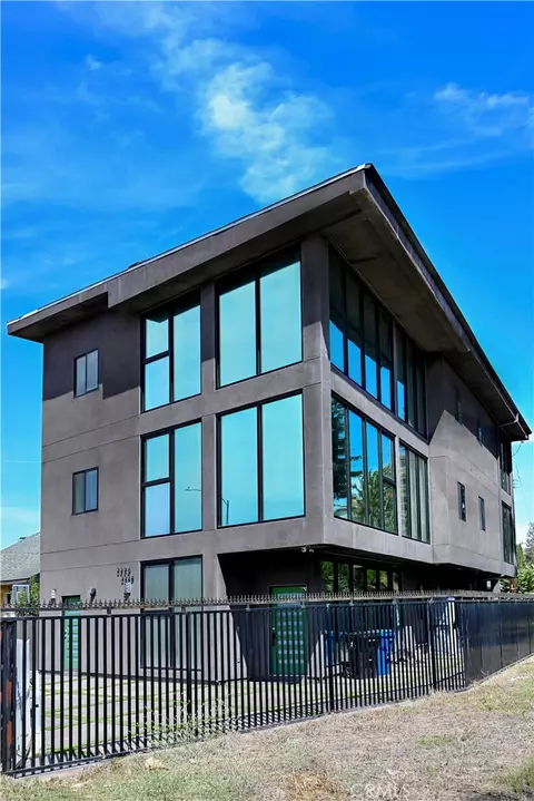 2336 S Longwood, Los Angeles, CA 90016