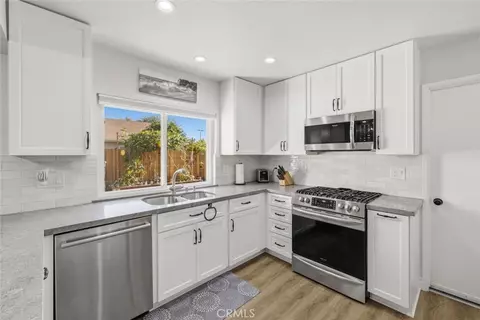 Kitchen - 2277 Workman, Simi Valley, CA 93063 photo 2 of 4