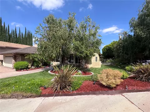 28362 Contessa Ave, Saugus, CA 91350 photo 2