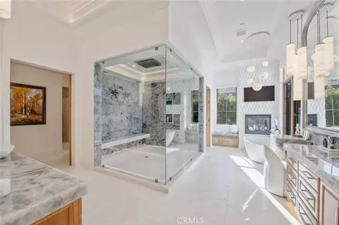 Bath - 277 Crestview Ave, Camarillo, CA 93010 photo 1 of 4