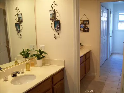 Bath - 13784 Gunsmoke Rd, Moorpark, CA 93021 photo 2 of 2