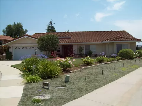 Exterior - 13784 Gunsmoke Rd, Moorpark, CA 93021 photo 2 of 5