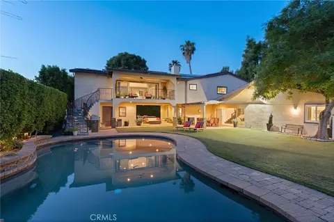 22702 Califa St, Woodland Hills, CA 91367