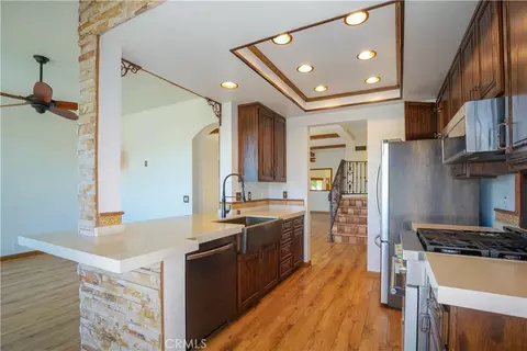 Kitchen - 650 Ivywood Ln #E, Simi Valley, CA 93065 photo 3 of 3