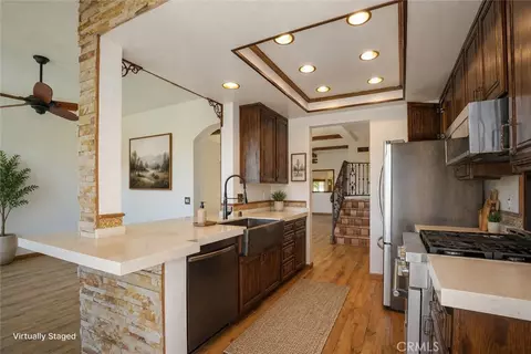Kitchen - 650 Ivywood Ln #E, Simi Valley, CA 93065 photo 2 of 3