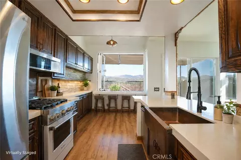 Kitchen - 650 Ivywood Ln #E, Simi Valley, CA 93065 photo 1 of 3