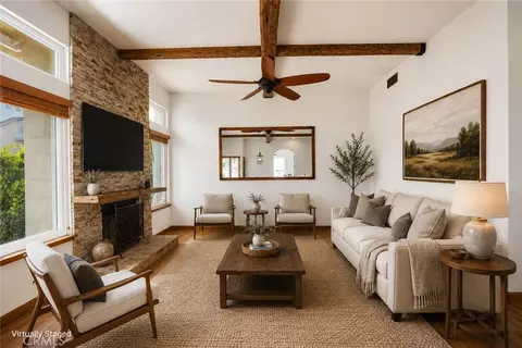 Living - 650 Ivywood Ln #E, Simi Valley, CA 93065 photo 2 of 4