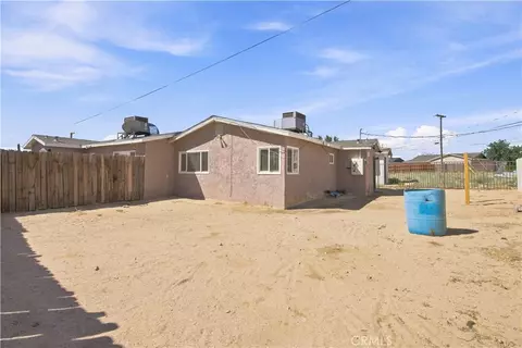 Exterior - 3439 Arthur Ave, Mojave, CA 93501 photo 4 of 7