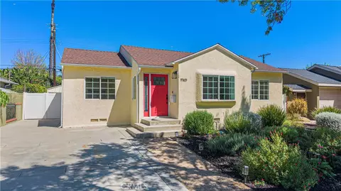 17621 Collins St, Encino, CA 91316