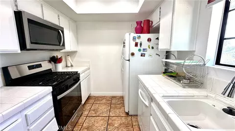 Kitchen - 6545 Reseda Blvd #24, Reseda, CA 91335 photo 1 of 2