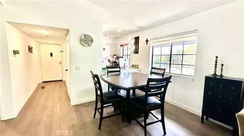Dining - 6545 Reseda Blvd #24, Reseda, CA 91335 photo 2 of 2