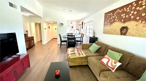 Living - 6545 Reseda Blvd #24, Reseda, CA 91335 photo 2 of 2