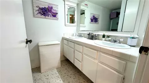 Bath - 6545 Reseda Blvd #24, Reseda, CA 91335 photo 1 of 2