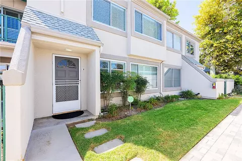 18502 Mayall #B, Northridge, CA 91324