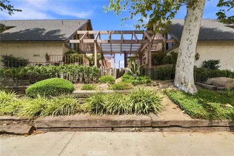 18631 Collins #30, Tarzana, CA 91356