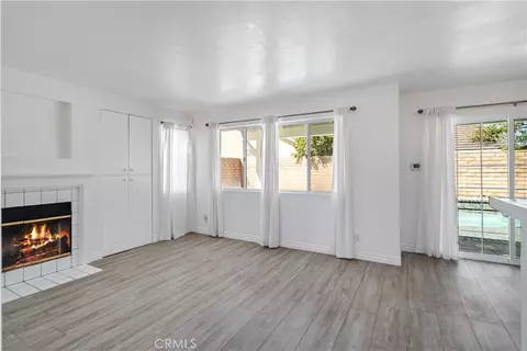 Living - 44509 21st E, Lancaster, CA 93535 photo 3 of 5