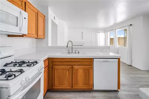 Kitchen - 44509 21st E, Lancaster, CA 93535 photo 1 of 1