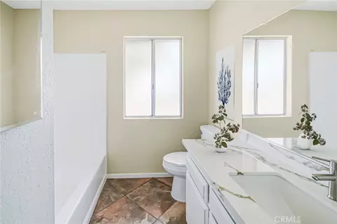 Bath - 11694 Pepper St, Hesperia, CA 92345 photo 1 of 4