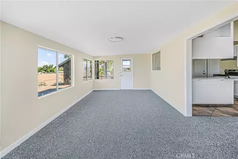 Living - 11694 Pepper St, Hesperia, CA 92345 photo 9 of 10