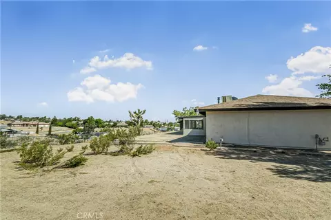 Exterior - 11694 Pepper St, Hesperia, CA 92345 photo 2 of 12