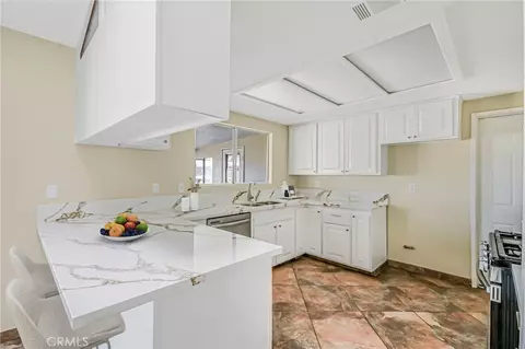 Kitchen - 11694 Pepper St, Hesperia, CA 92345 photo 3 of 4