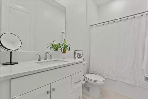 Bath - 26849 Snowmass Loop, Valencia, CA 91381 photo 1 of 4