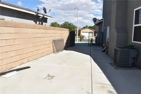Exterior - 43033 Carpenter, Lancaster, CA 93535 photo 6 of 7
