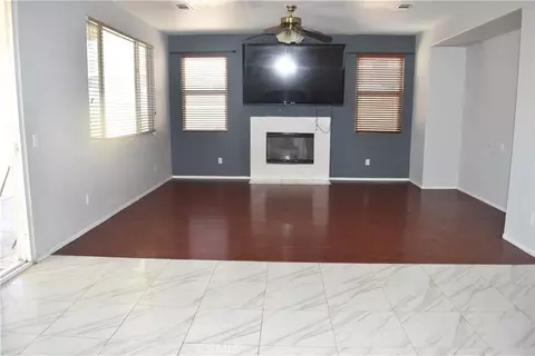 Living - 43033 Carpenter, Lancaster, CA 93535 photo 3 of 3