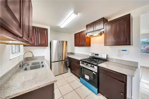 Kitchen - 45351 Kingtree, Lancaster, CA 93534 photo 2 of 2