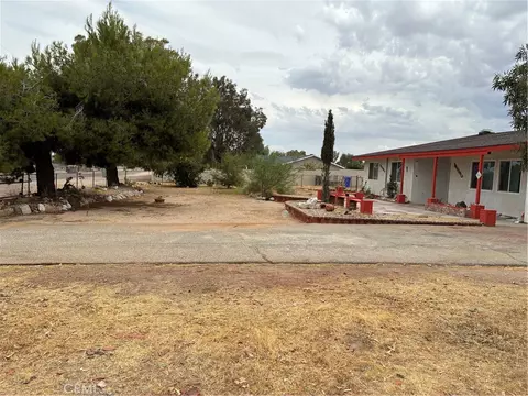 Exterior - 17721 Mauna Loa St, Hesperia, CA 92345 photo 2 of 2