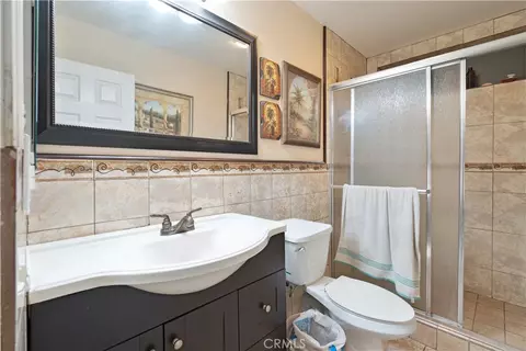 Bath - 37617 27th E, Palmdale, CA 93550 photo 1 of 4