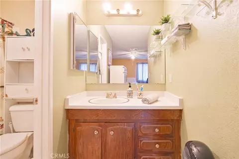Bath - 37617 27th E, Palmdale, CA 93550 photo 3 of 4