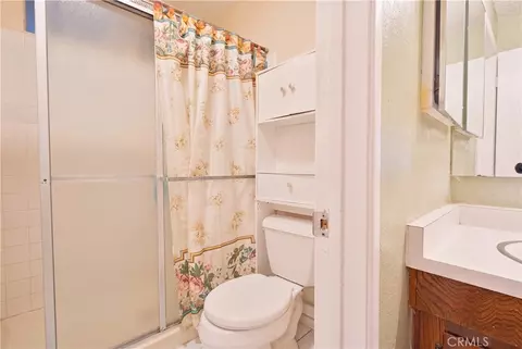 Bath - 37617 27th E, Palmdale, CA 93550 photo 4 of 4