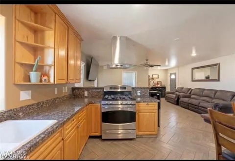 Kitchen - 37551 29th E, Palmdale, CA 93550 photo 1 of 1