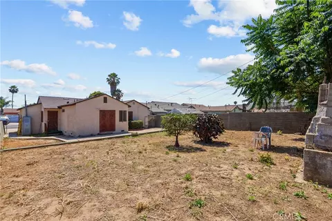 Exterior - 14609 S Cahita Ave, Compton, CA 90220 photo 2 of 6