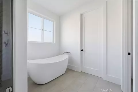 Entry Way - 24401 Oaktree Ct, Tehachapi, CA 93561 photo 1 of 1